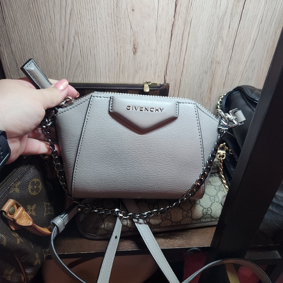 Purses - Picture 6 of 11